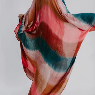 Add a pop of color with The Sayulita Kimono 🌿 Shop is open 11 to 7