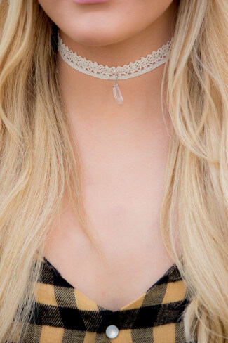 Lacey-Choker